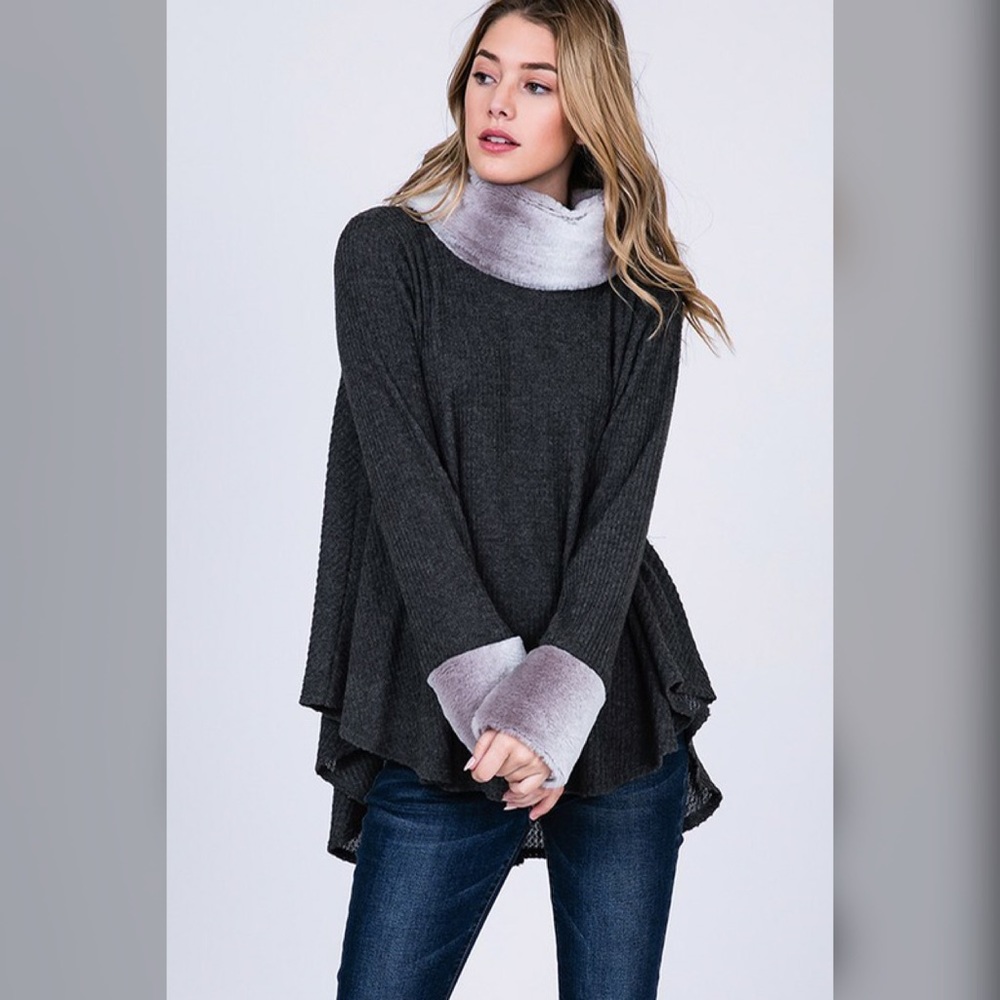 🛍LAST 1! 💕Waffle Knit Faux Fur Detail Tunic - Picture 1 of 7